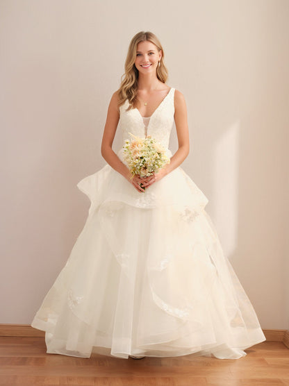 Ball Gown V-Neck Sleeveless Ivory Tulle Wedding Dresses with Lace Appliques