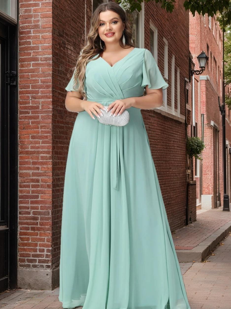 A-Line/Princess V-Neck Short Sleeves Plus Size Bridesmaid Dresses with Pockets Belt & Split Side