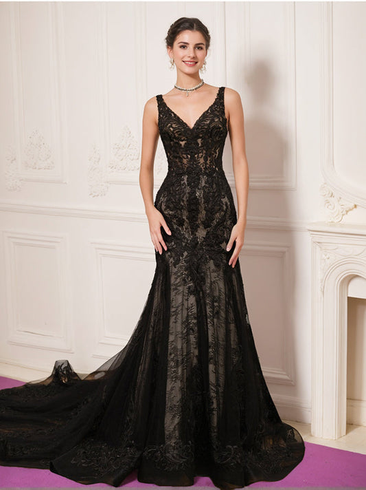 Trumpet/Mermaid V-Neck Sleeveless Black Wedding Dress with Lace Appliques