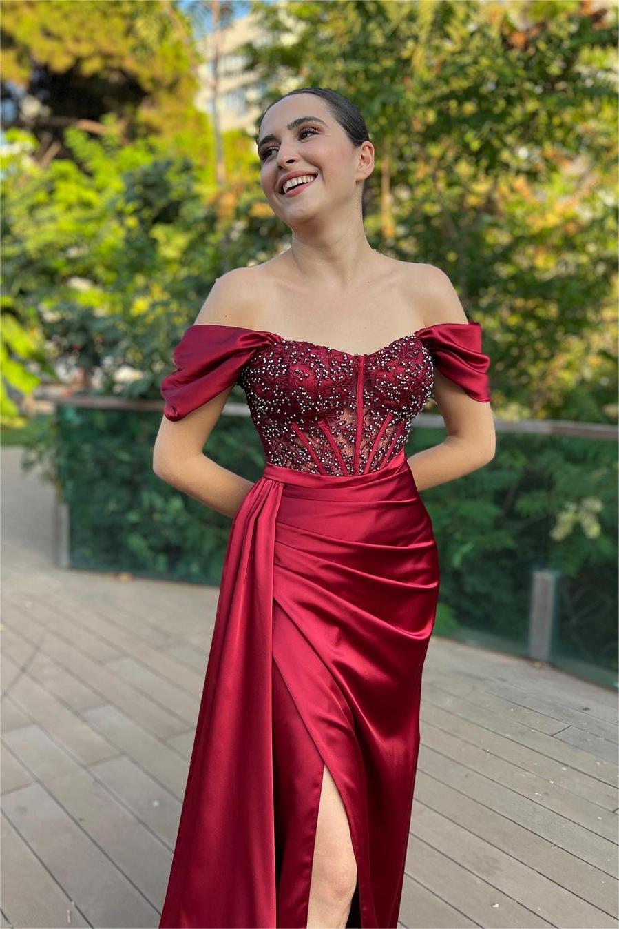 edgynewlook Stunning Red Satin Pleated Off the Shoulder Applique Prom Dress with Split