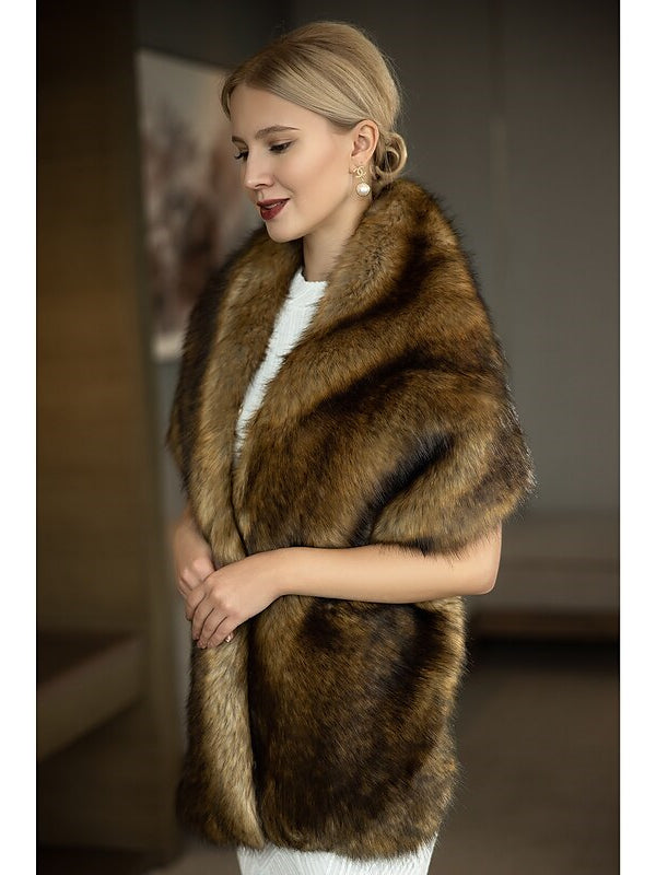 Shawls Bridal's Wraps Elegant Keep Warm Sleeveless Faux Fur Wedding Wraps With Feathers / Fur