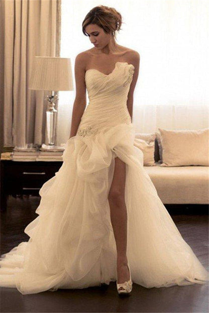 Beading Organza Sweep Train Sweetheart Sleeveless Ball Gown Wedding Dresses