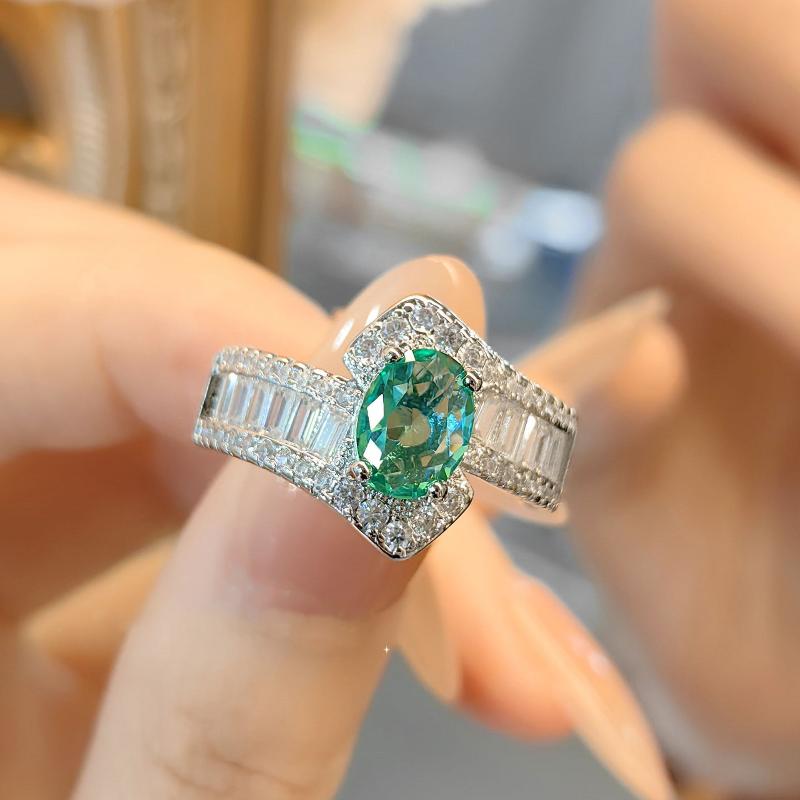 High-end Green Gemstone Luxury Versatile Ring