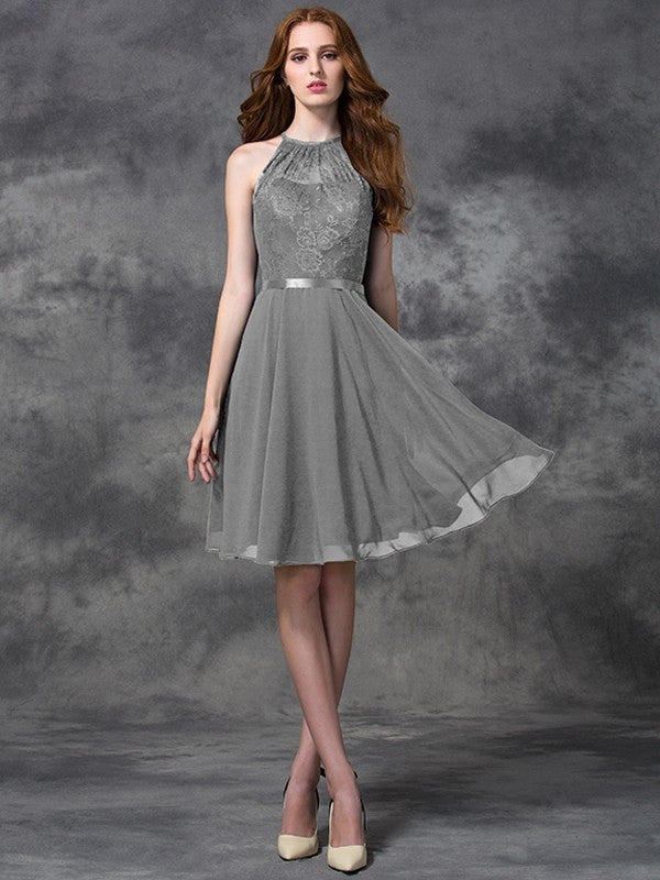 Charming Halter Lace Sleeveless Short Chiffon Bridesmaid Dresses