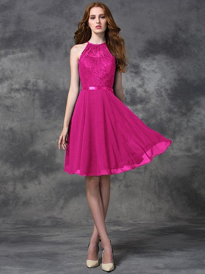 Charming Halter Lace Sleeveless Short Chiffon Bridesmaid Dresses