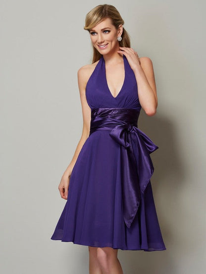 Charming Halter Sleeveless Short Chiffon Bridesmaid Dresses