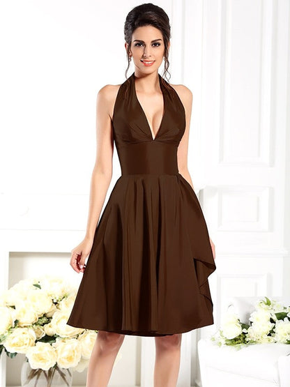 Charming Halter Sleeveless Short Taffeta Bridesmaid Dresses