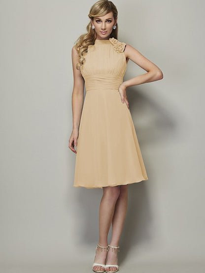 Charming High Neck Sleeveless Pleats Short Chiffon Bridesmaid Dresses