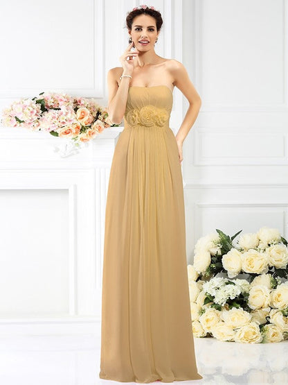 Charming Strapless Hand-Made Flower Sleeveless Long Chiffon Bridesmaid Dresses