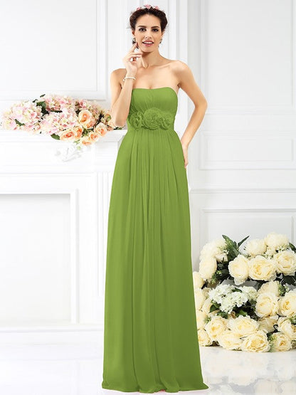 Charming Strapless Hand-Made Flower Sleeveless Long Chiffon Bridesmaid Dresses