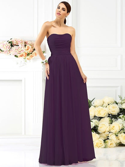 Charming Strapless Pleats Sleeveless Long Chiffon Bridesmaid Dresses