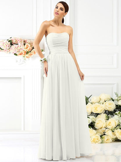 Charming Strapless Pleats Sleeveless Long Chiffon Bridesmaid Dresses