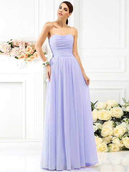 Charming Strapless Pleats Sleeveless Long Chiffon Bridesmaid Dresses