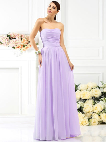 Charming Strapless Pleats Sleeveless Long Chiffon Bridesmaid Dresses