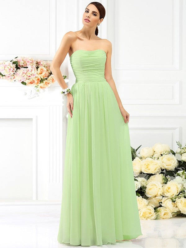 Charming Strapless Pleats Sleeveless Long Chiffon Bridesmaid Dresses