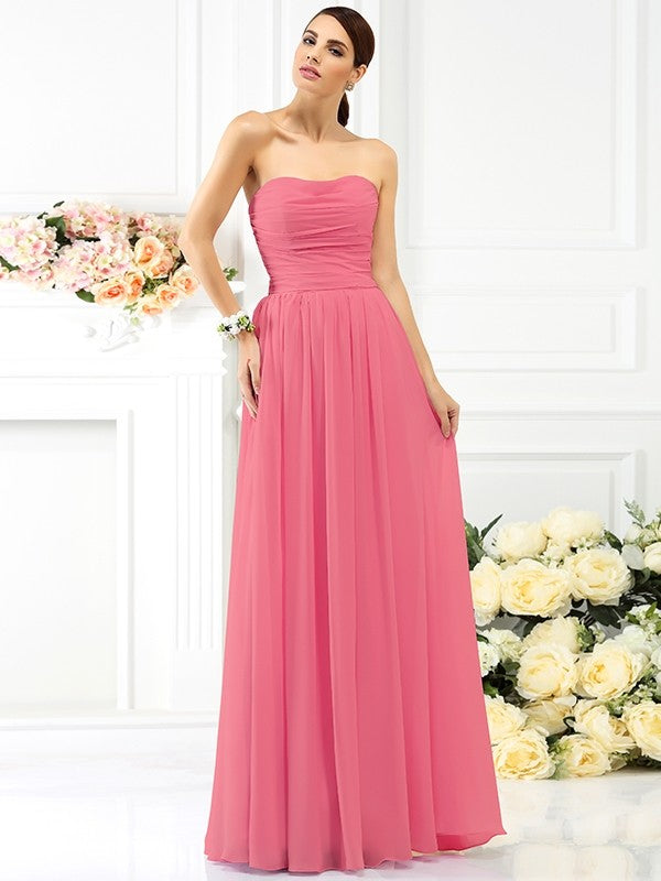 Charming Strapless Pleats Sleeveless Long Chiffon Bridesmaid Dresses