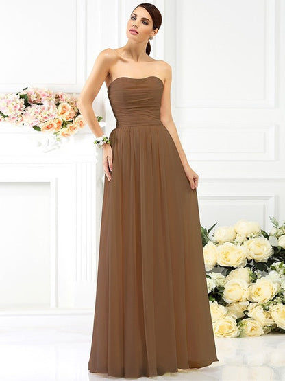 Charming Strapless Pleats Sleeveless Long Chiffon Bridesmaid Dresses