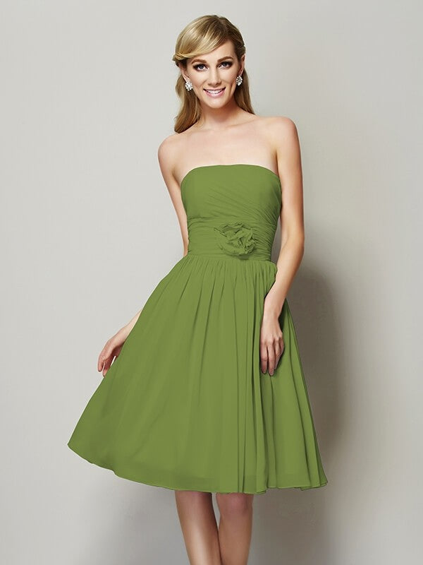 Charming Strapless Sleeveless Hand-Made Flower Short Chiffon Bridesmaid Dresses