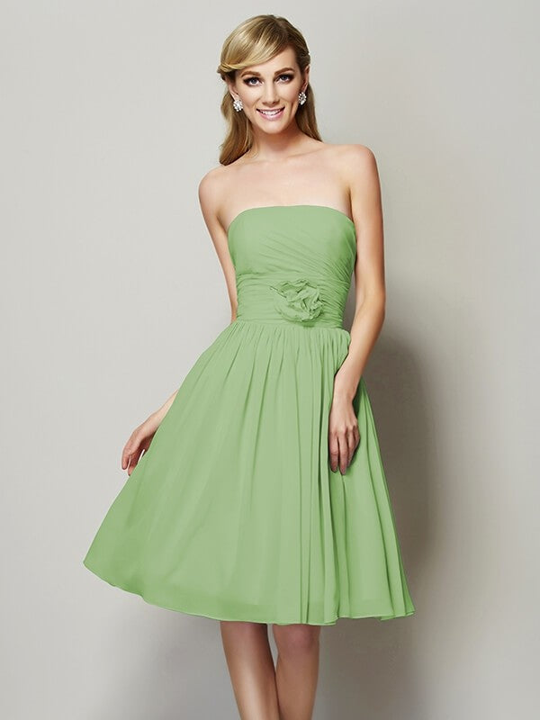 Charming Strapless Sleeveless Hand-Made Flower Short Chiffon Bridesmaid Dresses