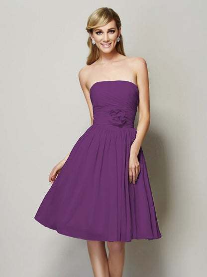 Charming Strapless Sleeveless Hand-Made Flower Short Chiffon Bridesmaid Dresses