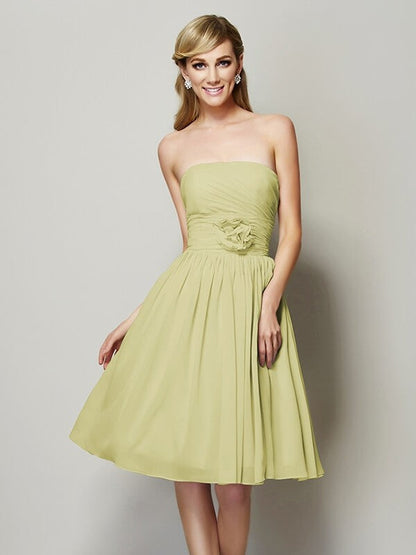 Charming Strapless Sleeveless Hand-Made Flower Short Chiffon Bridesmaid Dresses