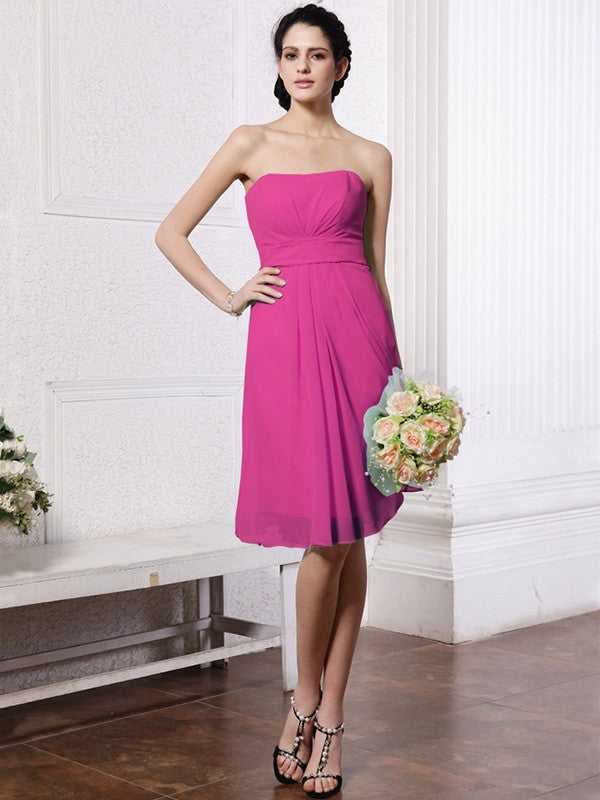 Charming Strapless Sleeveless Pleats Short Chiffon Bridesmaid Dresses