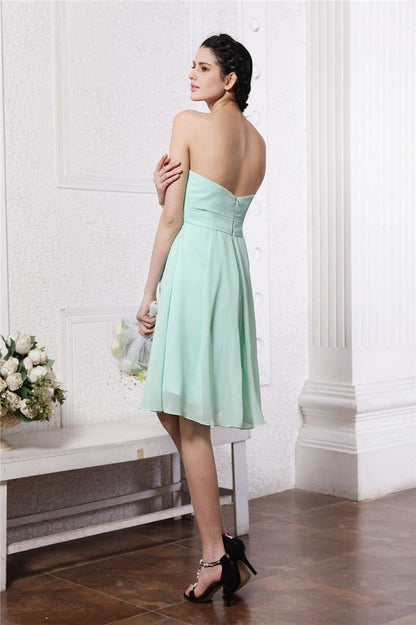 Charming Strapless Sleeveless Pleats Short Chiffon Bridesmaid Dresses