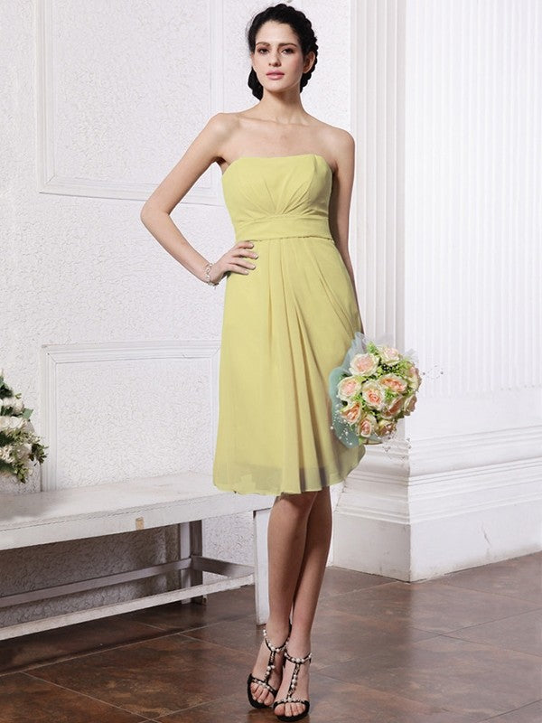 Charming Strapless Sleeveless Pleats Short Chiffon Bridesmaid Dresses