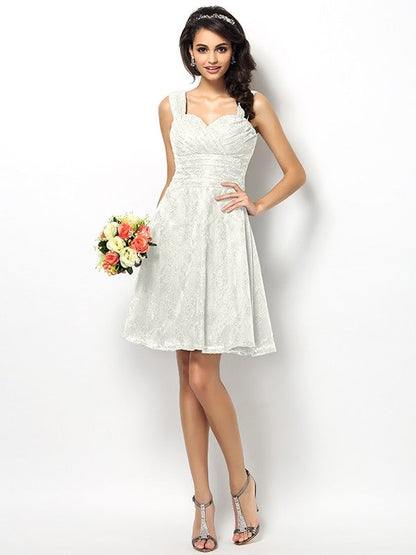 Charming Straps Lace Sleeveless Short Bridesmaid Dresses