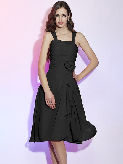 Charming Straps Sleeveless Pleats Applique Short Chiffon Bridesmaid Dresses