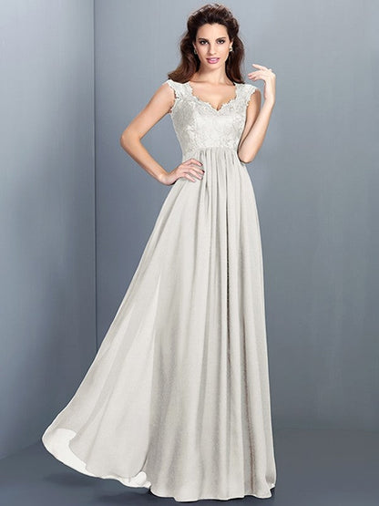 Chic Lace Sleeveless Long Chiffon Bridesmaid Dresses