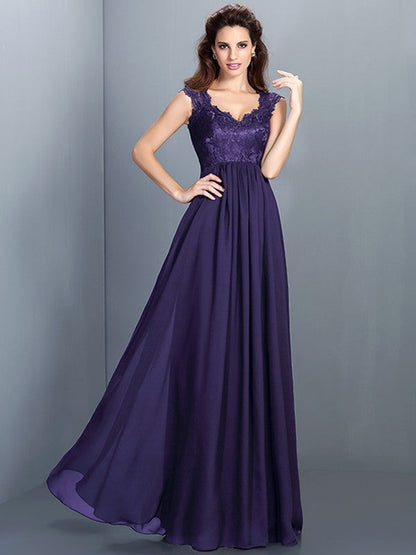 Chic Lace Sleeveless Long Chiffon Bridesmaid Dresses