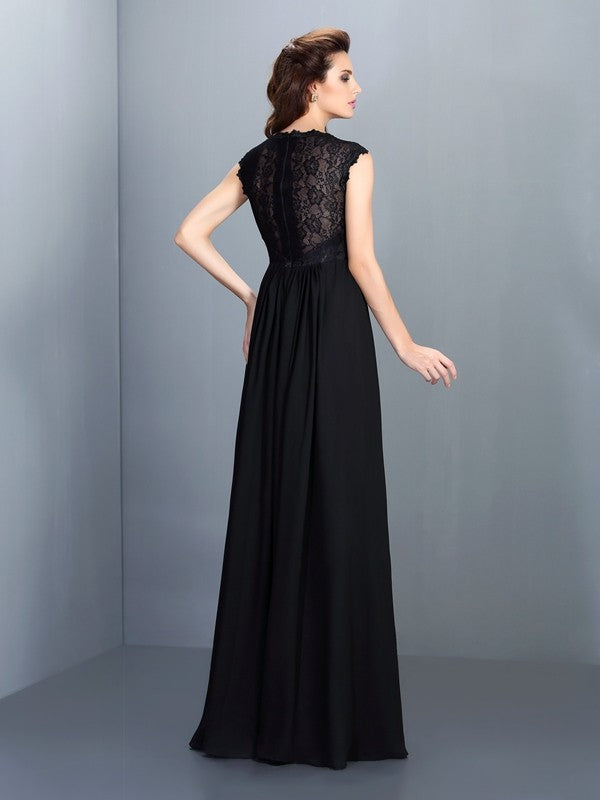 Chic Lace Sleeveless Long Chiffon Bridesmaid Dresses