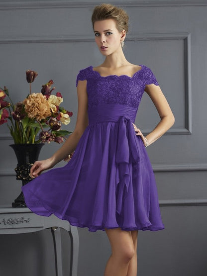 Chic Short Sleeves Lace Short Chiffon Bridesmaid Dresses