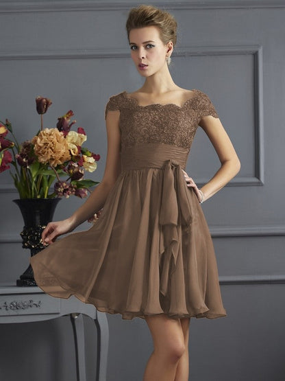 Chic Short Sleeves Lace Short Chiffon Bridesmaid Dresses