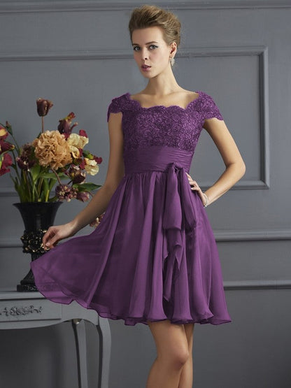 Chic Short Sleeves Lace Short Chiffon Bridesmaid Dresses