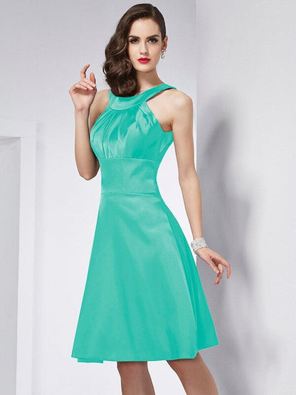 Chic Sleeveless Pleats Short Bridesmaid Dresses