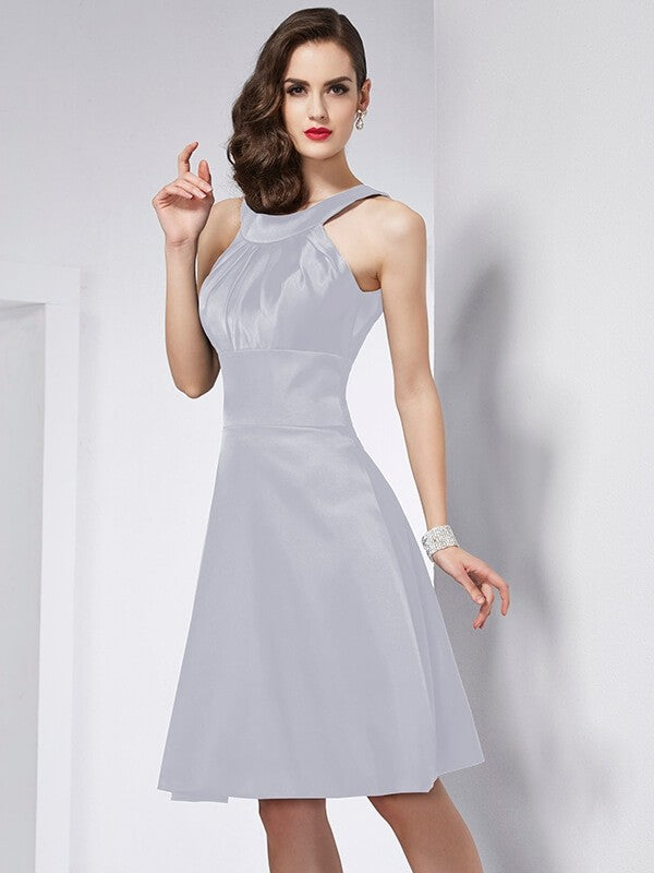 Chic Sleeveless Pleats Short Bridesmaid Dresses