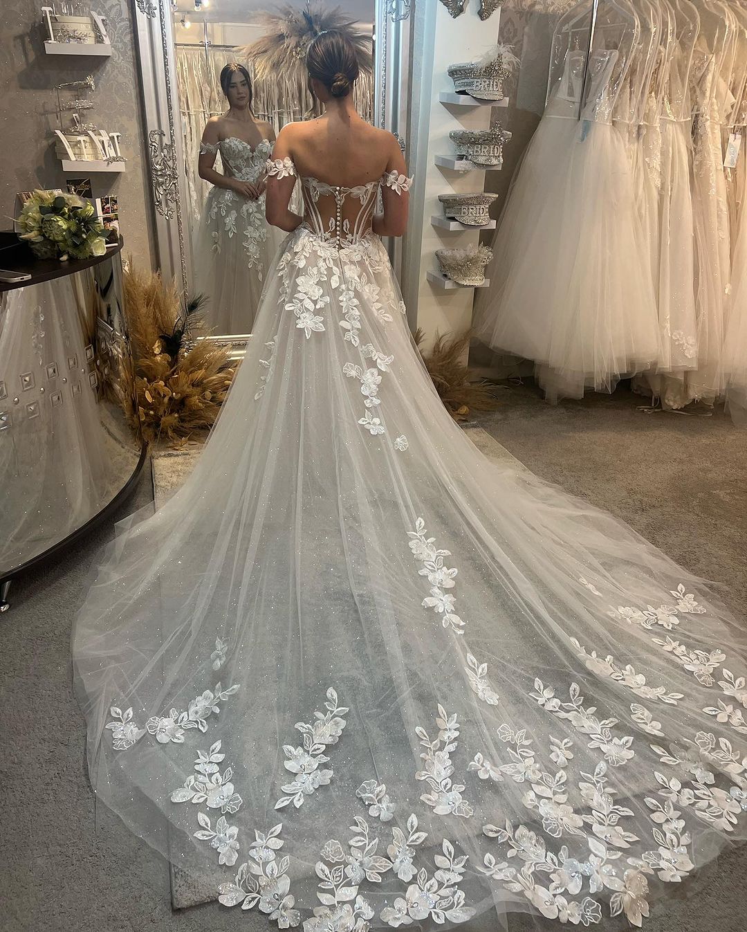 Classic Long A-line Off-the-shoulder Sweetheart Appliques Glitter Wedding Dress