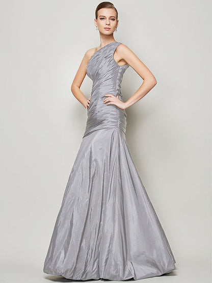 Classy Sleeveless One Shoulders Pleats Long Taffeta Bridesmaid Dresses