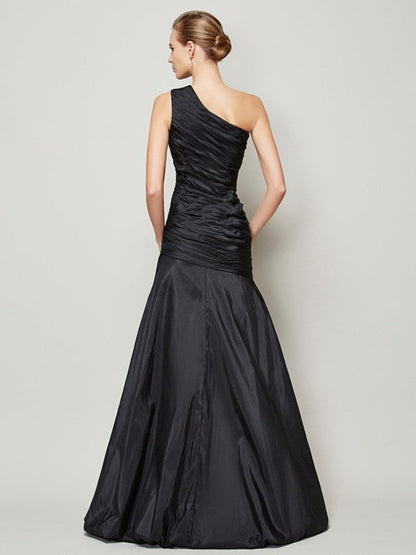 Classy Sleeveless One Shoulders Pleats Long Taffeta Bridesmaid Dresses