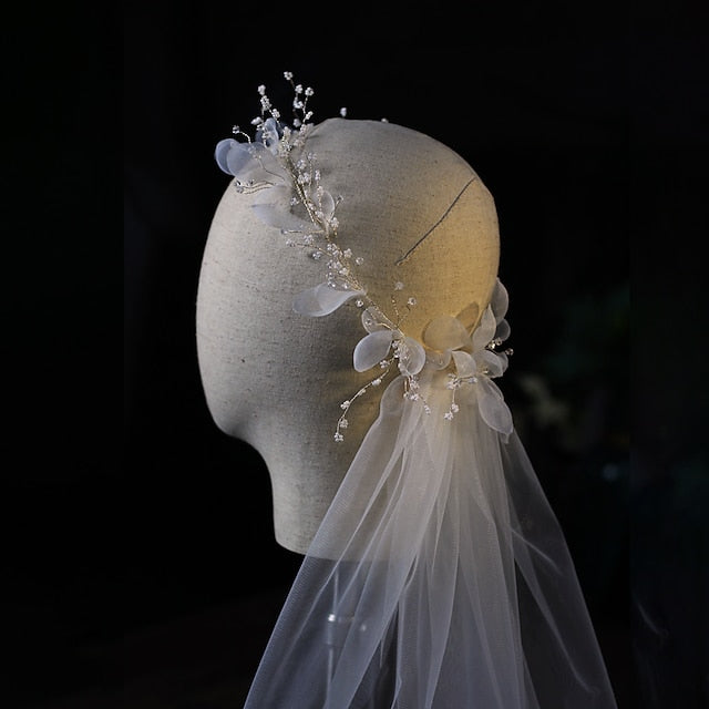 One-tier Flower Style Wedding Veils Shoulder Veils with Pendant