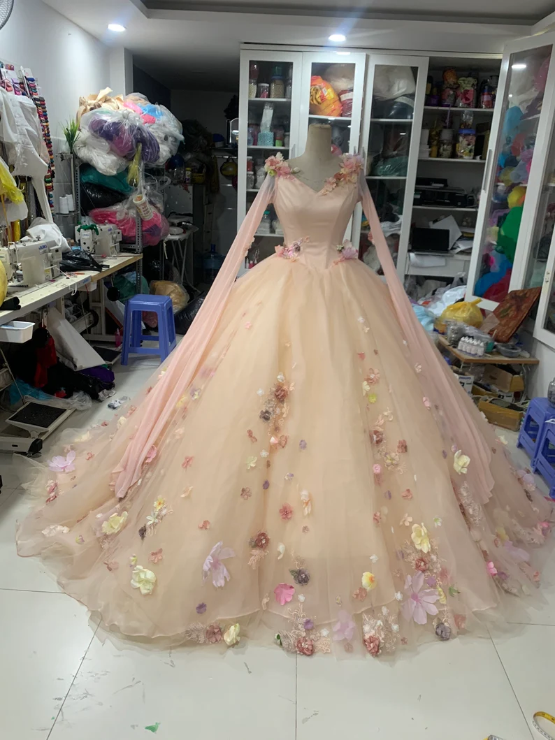 Gorgeous floral applique exquisite long sleeve sleeping beauty wedding dress evening gown ball gown gh2093