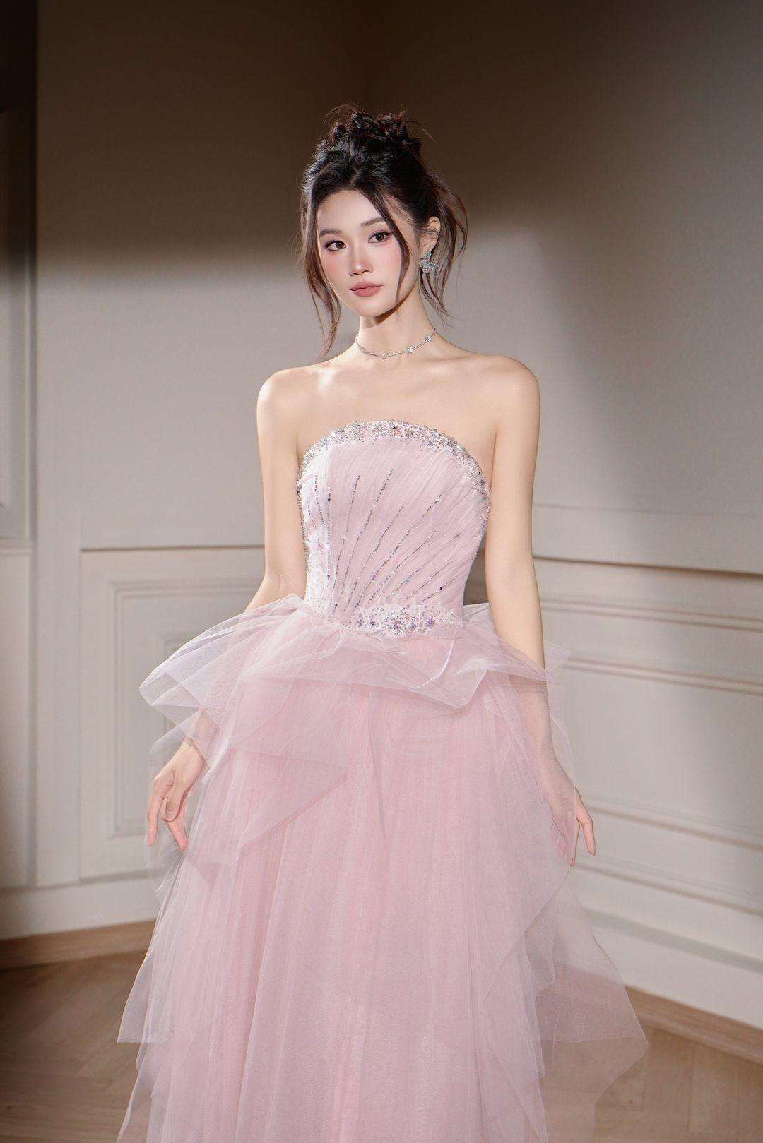 edgynewlook Charming Blushing Pink Tulle Sleeveless Strapless Ruffles Prom Dress with Sequins