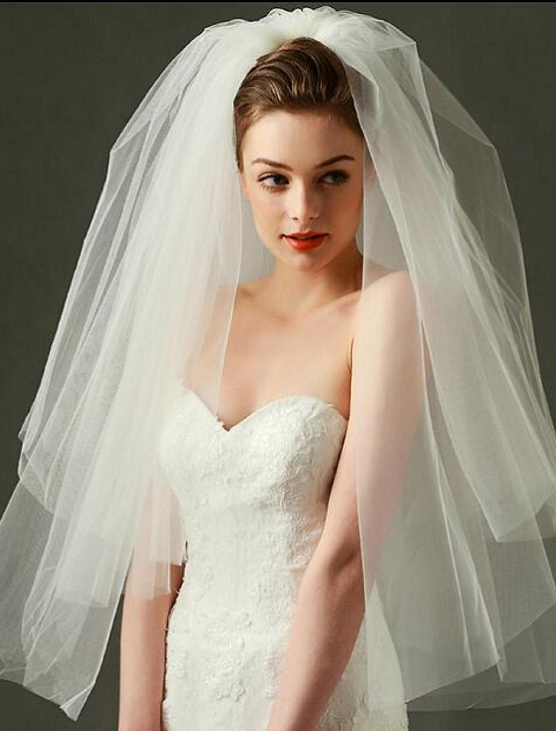 Two-tier Cut Edge / Wedding Veil Blusher Veils / Elbow Veils / Fingertip Veils with Tulle