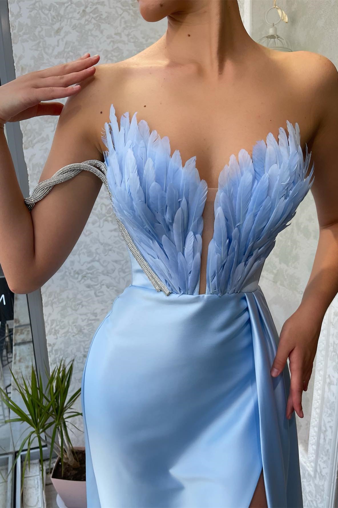 Baby Blue Off-The-Shoulder V-Neck Mermaid Slit Prom Dress With Feathers One Shoulder ED0277