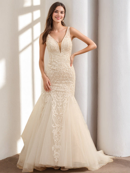 Trumpet/Mermaid V-Neck Sleeveless Tulle Wedding Dresses with Appliques