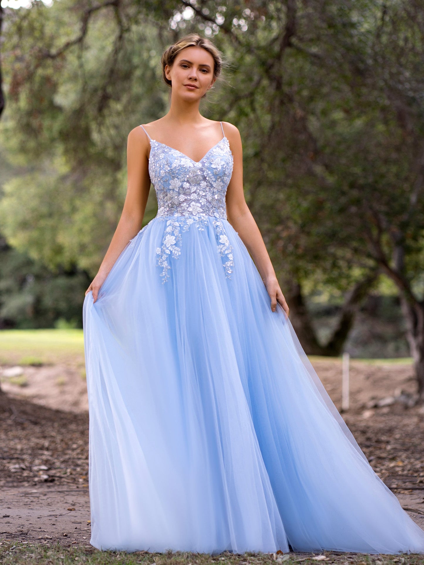 Deep V-Neck Applique Lace Floor Length Tulle Prom Dress