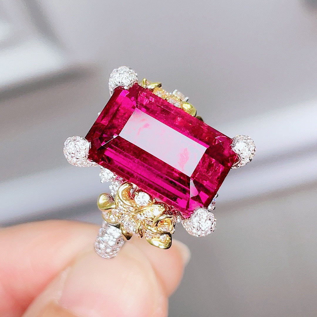 Luxurious Delicate Fuchsia Vintage Rhinestone Ring