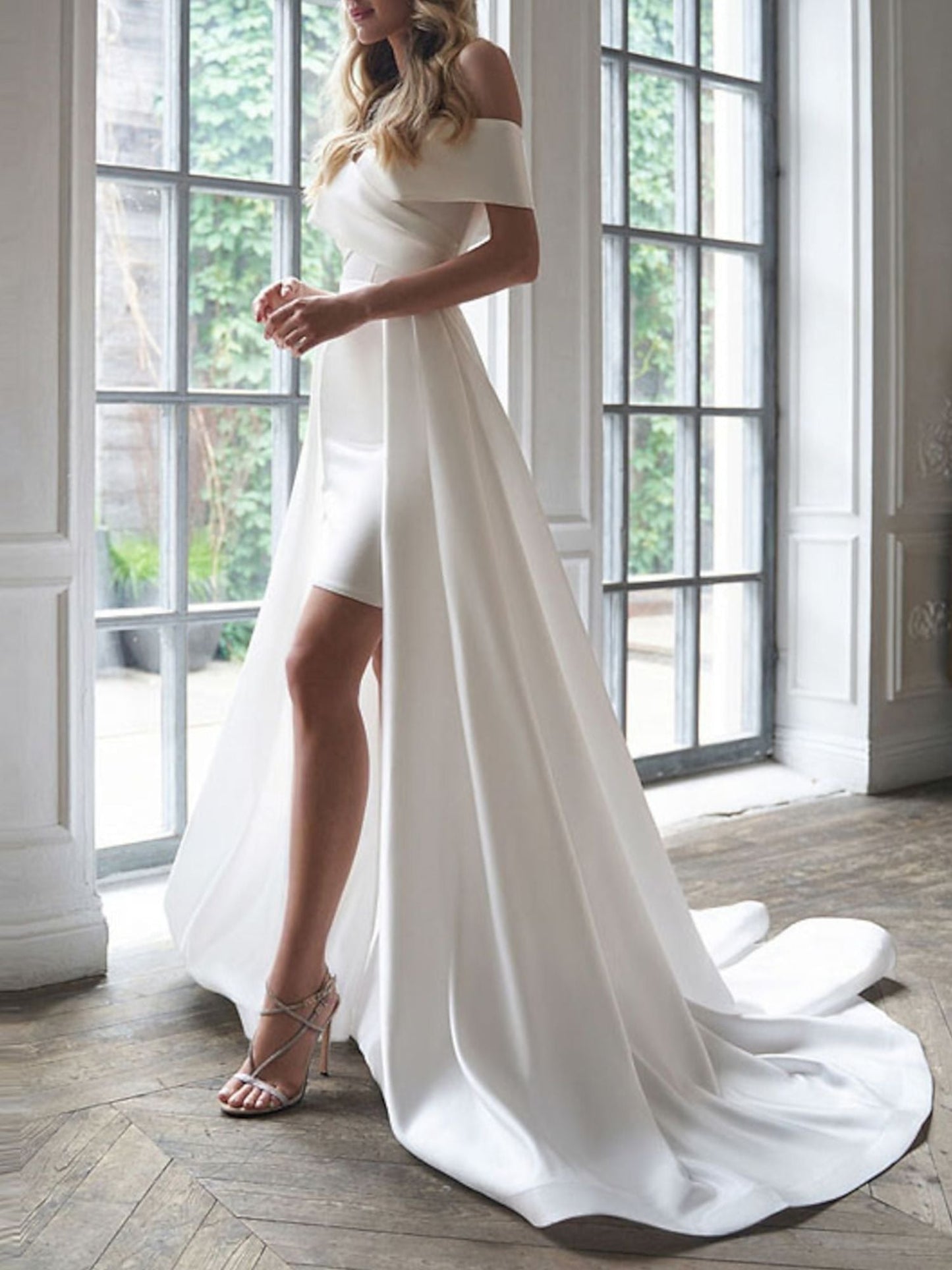 Sheath/Column Off-the-shoulder Short Sleeves Elegant Wedding Dress with Ruffle